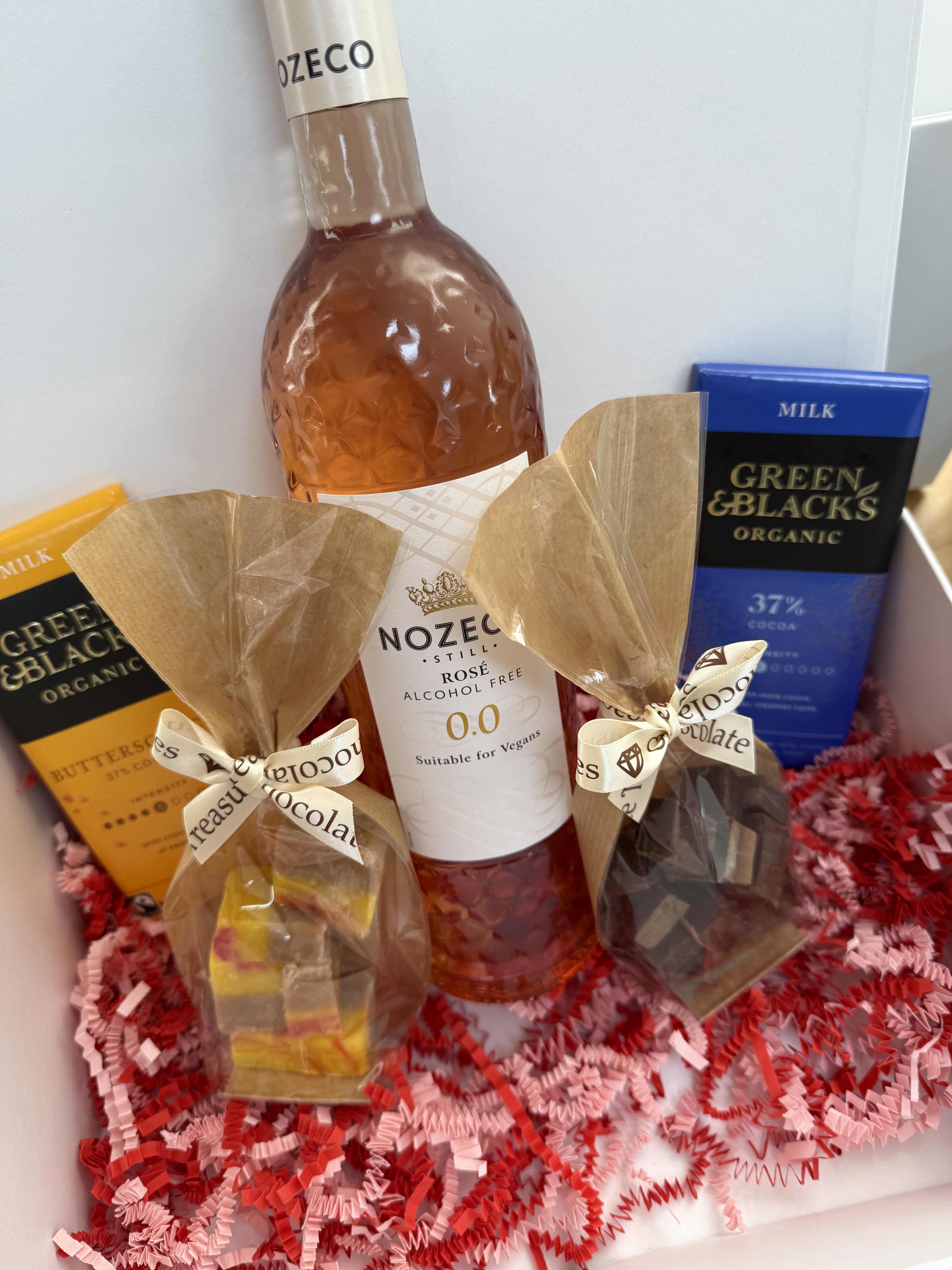 0% Rosé & Sweet Treats Mother's Day Box