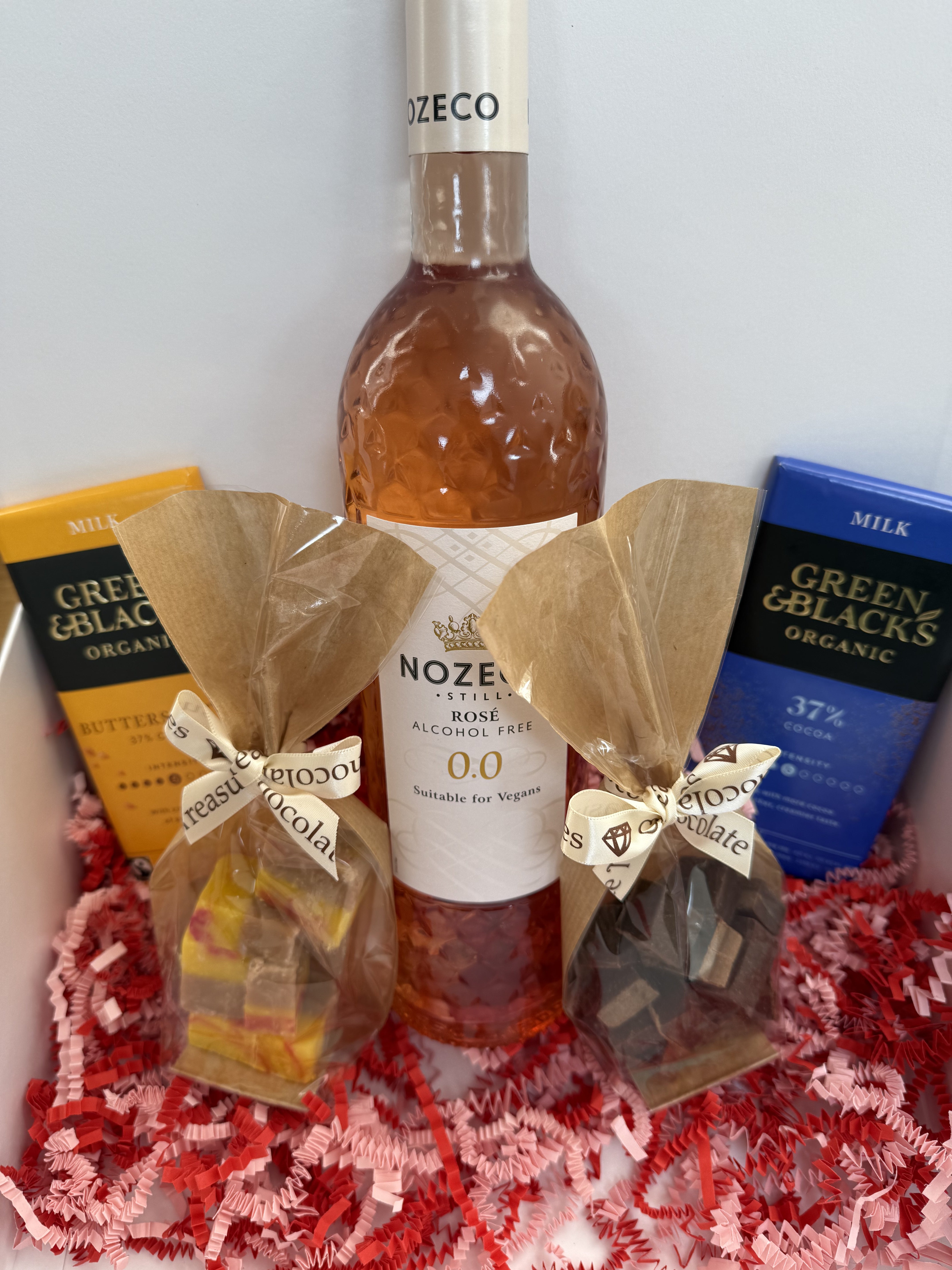 0% Rosé & Sweet Treats Mother's Day Box