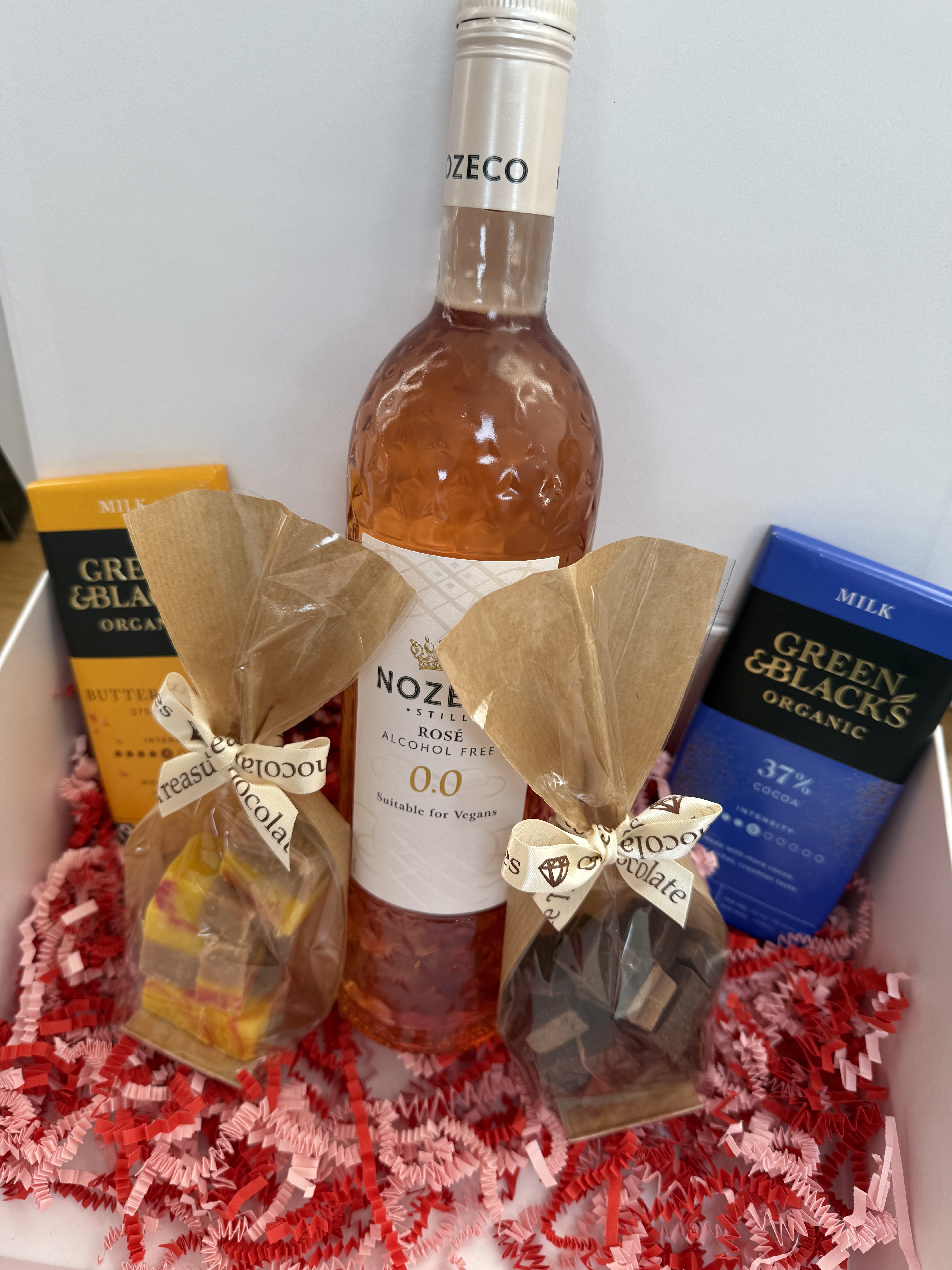 0% Rosé & Sweet Treats Mother's Day Box